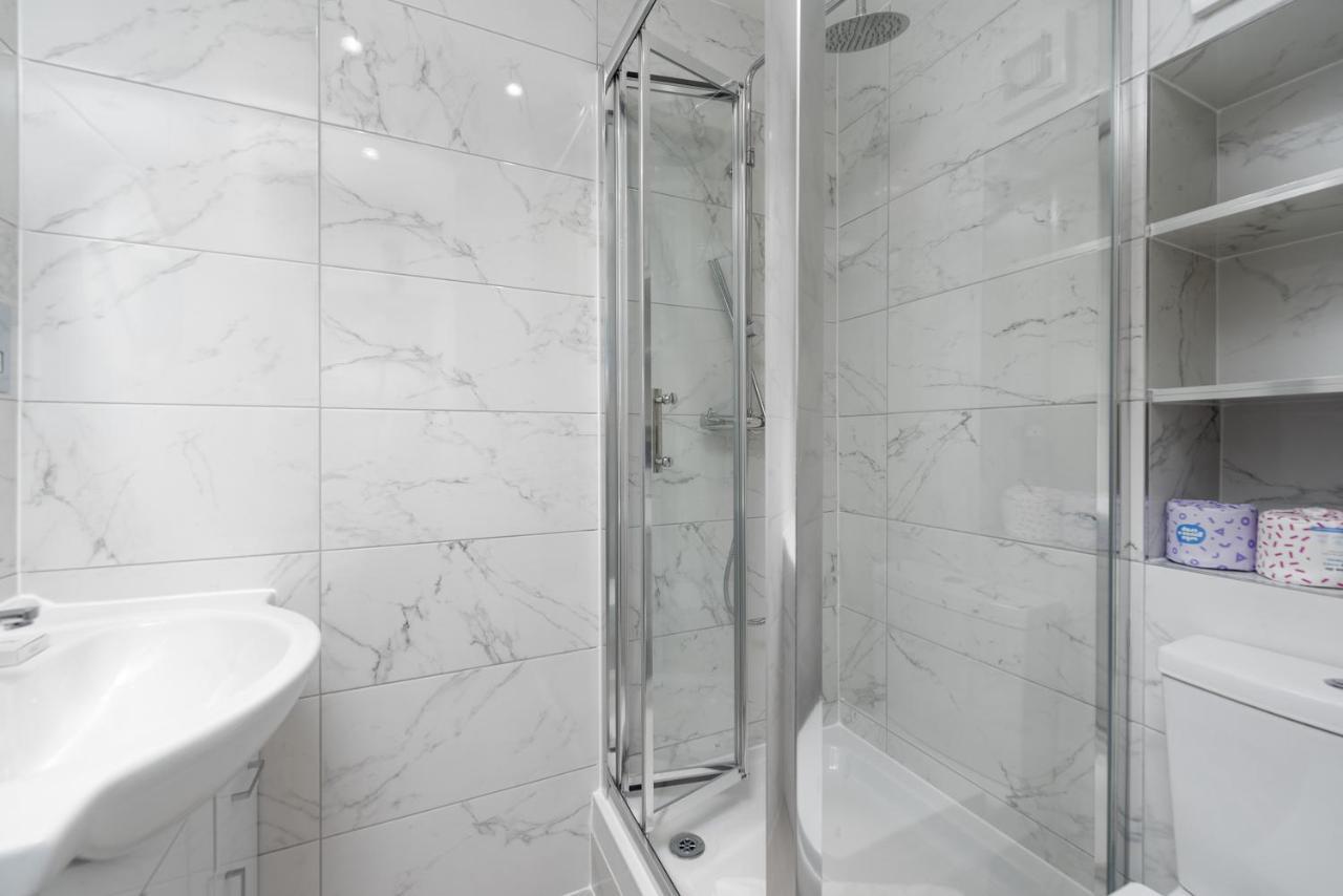 Capital Sloane Street Studio With Balcony London Exterior foto